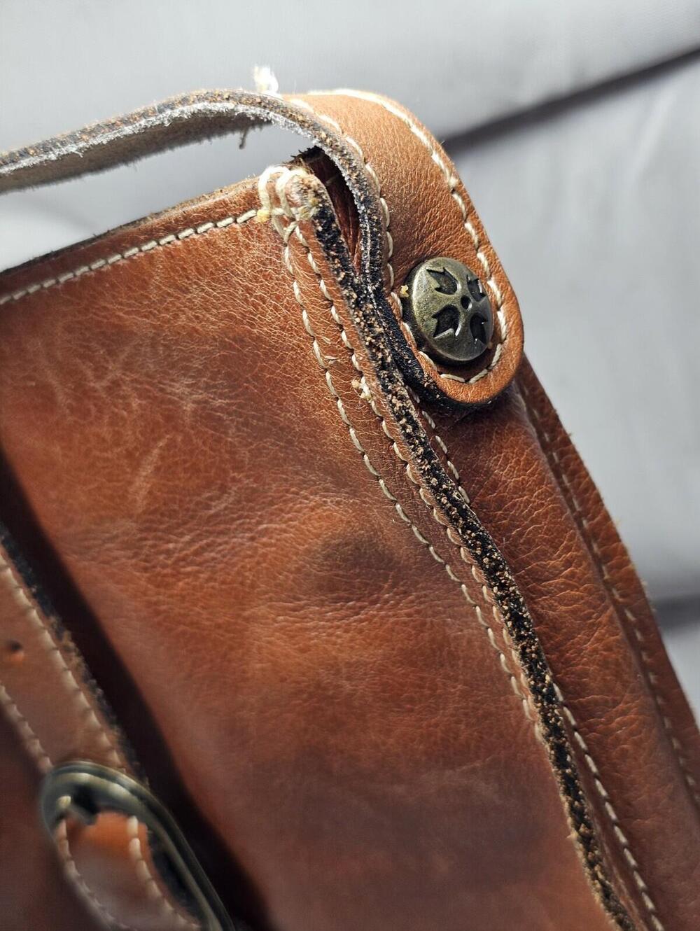Patricia Nash Venezia Tan Italian Leather Pouch Slim Crossbody Bag P28801 - Picture 5 of 10